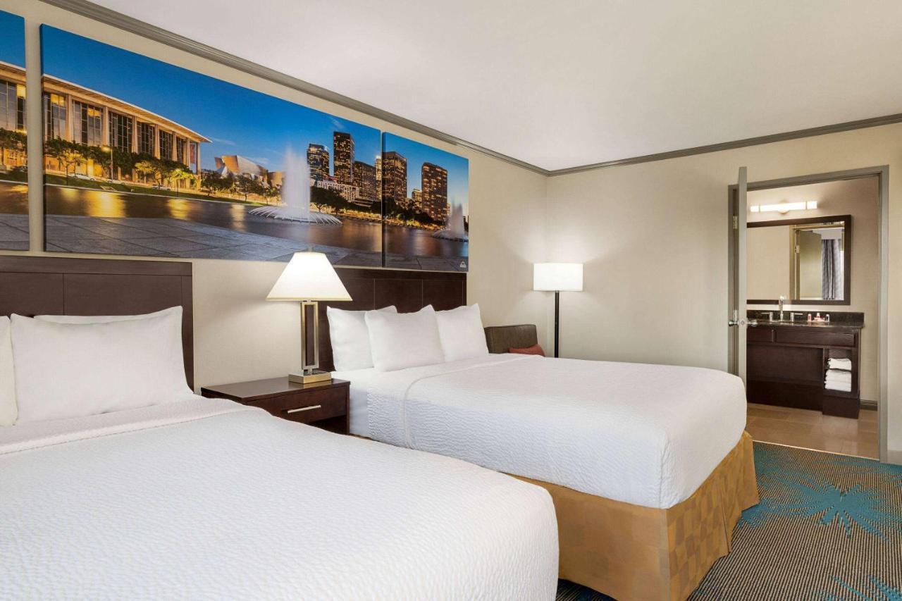 Baymont By Wyndham Monterey Park Hotel Exterior photo